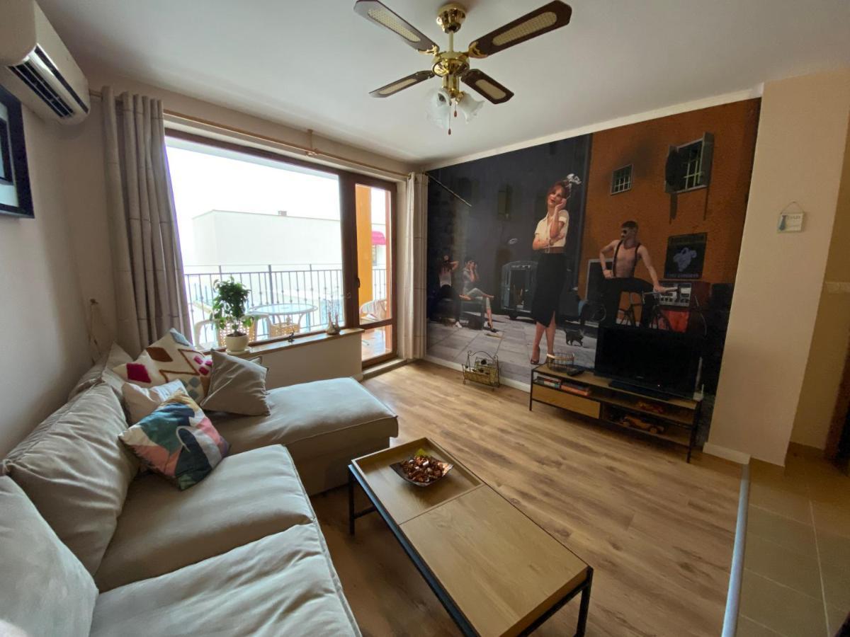 Supreme Danieli - Holiday Apartment By The Sea Balchik Bagian luar foto