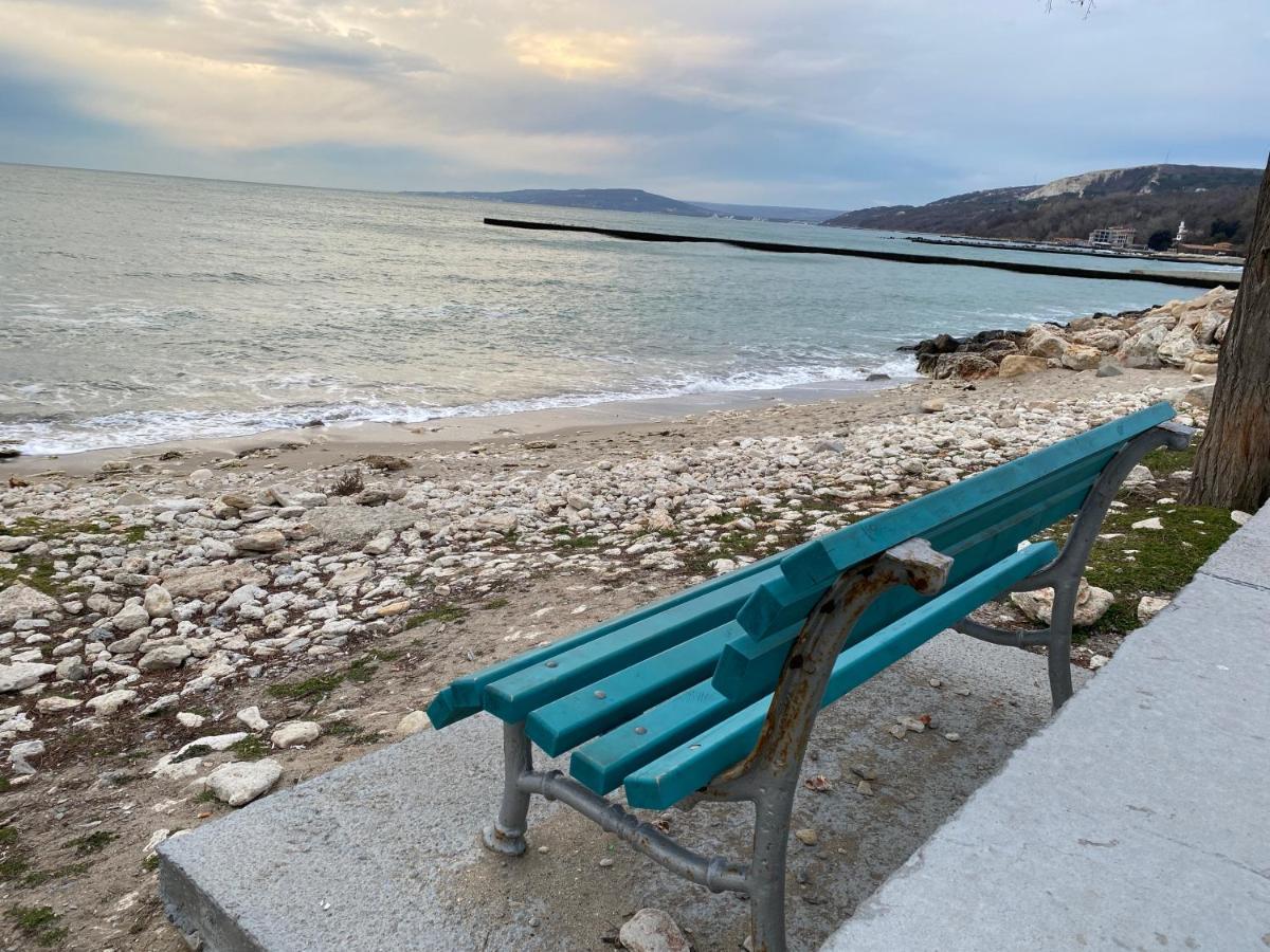 Supreme Danieli - Holiday Apartment By The Sea Balchik Bagian luar foto