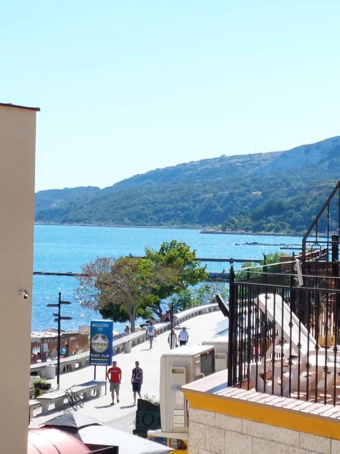 Supreme Danieli - Holiday Apartment By The Sea Balchik Bagian luar foto