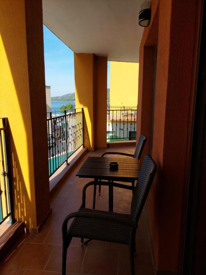 Supreme Danieli - Holiday Apartment By The Sea Balchik Bagian luar foto